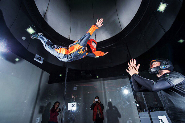 Полёт в аэротрубе  в Оренбурге. Ultra Подарки. Полёт в аэротрубе  в Оренбурге. Попробуйте полёт в аэротрубе . Сервис: UltraPodarki.ru 8 800 505 95 30. Полёт в аэротрубе , аэротруба Оренбург, полёт Оренбург