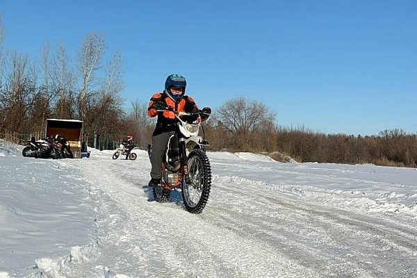 Катание на мотоцикле в Оренбурге. ULTRA ПОДАРКИ. Купить катание на мотоцикле в Оренбурге. Попробовав езду на мотоциклах, вы получите порцию адреналина и невероятные эмоции. Сервис: UltraPodarki.ru 8 800 505 95 30.. Катание на мотоцикле в Оренбурге, прокат мотоциклов Оренбург, катание на мотоциклах, прокат мотоцикла, езда на мотоцикле Оренбург, езда на мотоцикле, мотопрогулка Оренбург, мотопрогулка, поездки на байке, личный мотоцикл, катание на мотоцикле, мотоциклетный шлем, увлечение поездками на мотоцикле, пристрастие к мотоциклам, сертификат на поездку на мотоцикле, прокатиться на мотоцикле, мото-транспорт, мото-треки, мото-поездки, езда на мотоцикле в Оренбурге, катание на мотоцикле в Оренбурге, мотоклуб в Оренбурге
