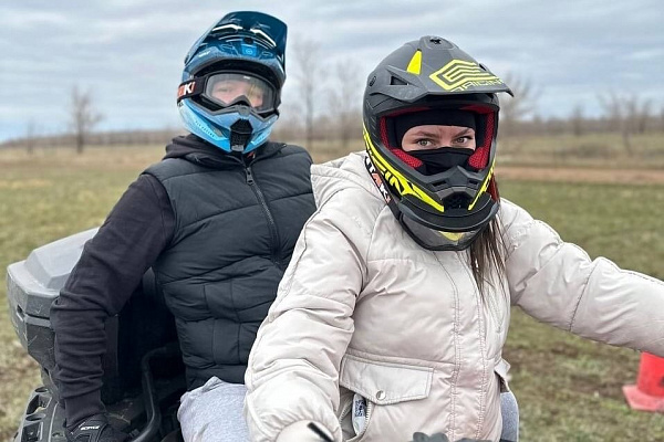 Катание на квадроциклах в Оренбурге. Сервис Ultra Подарки. Подарочный сертификат на катание на квадроциклах в Оренбурге. Закажите катание на квадроциклах недорого и наслаждайтесь активным отдыхом с друзьями. Выбирайте живописные маршруты для езды на квадроциклах. Сервис UltraPodarki.ru 8800-505-9530. Катание на квадроциклах, Прокат квадроциклов, езда на квадроцикле, прокат квадроциклов Оренбург, катание на квадроциклах Оренбург, Катание на квадроциклах зимой, Катание на квадроциклах летом, Сертификат на катание на квадроциклах 

