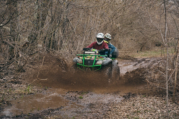 Прокат квадроциклов летом в Оренбурге. Сервис Ultra Подарки. Подарочный сертификат на прокат квадроциклов летом и зимой в Оренбурге. Закажите катание на квадроциклах недорого и наслаждайтесь активным отдыхом с друзьями. Выбирайте живописные маршруты для езды на квадроциклах. Сервис UltraPodarki.ru 8800-505-9530. Катание на квадроциклах, Прокат квадроциклов, езда на квадроцикле, прокат квадроциклов Оренбург, катание на квадроциклах Оренбург, Катание на квадроциклах зимой, Катание на квадроциклах летом, Сертификат на катание на квадроциклах 

