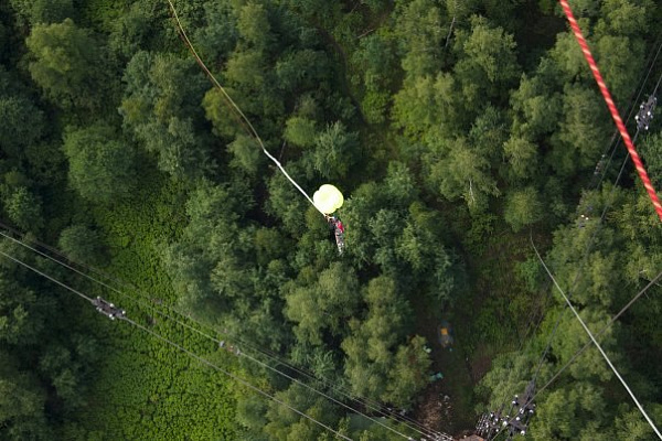 Роупджампинг - прыжки с верёвкой в Оренбурге. Подарочные сертификаты Ultra Подарки. Роупджампинг в Оренбурге - Экстремальный оригинальный подарок или подарочный сертификат на Роупджампинг - прыжки с верёвкой. Сервис UltraPodarki.ru 8-800-505-95-30. роупджампинг Оренбург, прыжок веревка Оренбург, роупджампинг, прыжок веревка, прыжок с веревкой, Подарок, подарочный сертификат, экстрим, экстремальный подарок