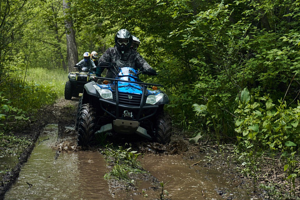 Прокат квадроциклов летом в Оренбурге. Сервис Ultra Подарки. Подарочный сертификат на прокат квадроциклов летом и зимой в Оренбурге. Закажите катание на квадроциклах недорого и наслаждайтесь активным отдыхом с друзьями. Выбирайте живописные маршруты для езды на квадроциклах. Сервис UltraPodarki.ru 8800-505-9530. Катание на квадроциклах, Прокат квадроциклов, езда на квадроцикле, прокат квадроциклов Оренбург, катание на квадроциклах Оренбург, Катание на квадроциклах зимой, Катание на квадроциклах летом, Сертификат на катание на квадроциклах 

