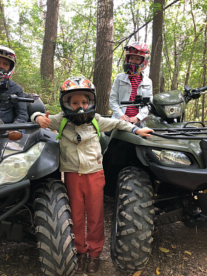 Прокат квадроциклов летом в Оренбурге. Сервис Ultra Подарки. Подарочный сертификат на прокат квадроциклов летом и зимой в Оренбурге. Закажите катание на квадроциклах недорого и наслаждайтесь активным отдыхом с друзьями. Выбирайте живописные маршруты для езды на квадроциклах. Сервис UltraPodarki.ru 8800-505-9530. Катание на квадроциклах, Прокат квадроциклов, езда на квадроцикле, прокат квадроциклов Оренбург, катание на квадроциклах Оренбург, Катание на квадроциклах зимой, Катание на квадроциклах летом, Сертификат на катание на квадроциклах 

