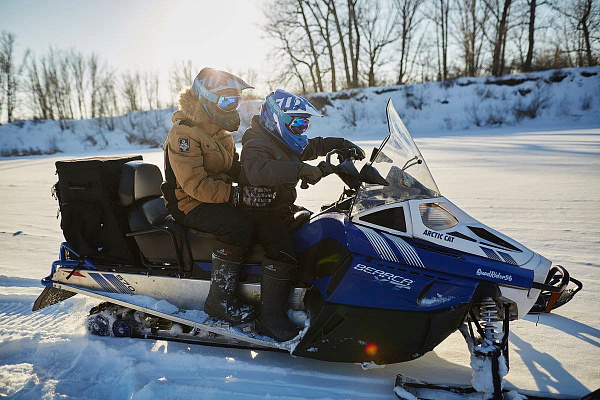 Катание на снегоходах в Оренбурге в подарок. Сервис Ultra Подарки
. Подарочный сертификат на катание на снегоходах в Оренбурге с друзьями. Закажите прокат снегоходов в подарок для мужчины по привлекательным ценам. Живописные маршруты для езды на снегоходах это отличная возможность активного отдыха. Сервис UltraPodarki.ru 8 800 505 95 30. катание на снегоходах, подарочный сертификат на катание на снегоходе, прокат снегоходов, прокат снегоходов Оренбург, катание на снегоходах Оренбург, езда на снегоходе