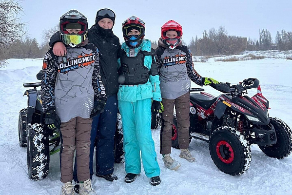 Катание на квадроциклах в Оренбурге. Сервис Ultra Подарки. Подарочный сертификат на катание на квадроциклах в Оренбурге. Закажите катание на квадроциклах недорого и наслаждайтесь активным отдыхом с друзьями. Выбирайте живописные маршруты для езды на квадроциклах. Сервис UltraPodarki.ru 8800-505-9530. Катание на квадроциклах, Прокат квадроциклов, езда на квадроцикле, прокат квадроциклов Оренбург, катание на квадроциклах Оренбург, Катание на квадроциклах зимой, Катание на квадроциклах летом, Сертификат на катание на квадроциклах 

