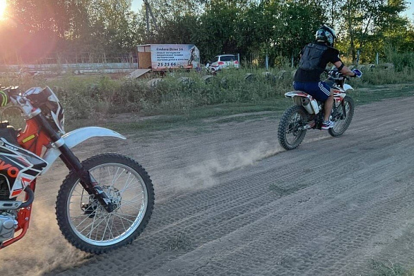 Катание на мотоцикле в Оренбурге. ULTRA ПОДАРКИ. Купить катание на мотоцикле в Оренбурге. Попробовав езду на мотоциклах, вы получите порцию адреналина и невероятные эмоции. Сервис: UltraPodarki.ru 8 800 505 95 30.. Катание на мотоцикле в Оренбурге, прокат мотоциклов Оренбург, катание на мотоциклах, прокат мотоцикла, езда на мотоцикле Оренбург, езда на мотоцикле, мотопрогулка Оренбург, мотопрогулка, поездки на байке, личный мотоцикл, катание на мотоцикле, мотоциклетный шлем, увлечение поездками на мотоцикле, пристрастие к мотоциклам, сертификат на поездку на мотоцикле, прокатиться на мотоцикле, мото-транспорт, мото-треки, мото-поездки, езда на мотоцикле в Оренбурге, катание на мотоцикле в Оренбурге, мотоклуб в Оренбурге
