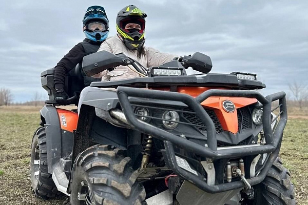 Катание на квадроциклах в Оренбурге. Сервис Ultra Подарки. Подарочный сертификат на катание на квадроциклах в Оренбурге. Закажите катание на квадроциклах недорого и наслаждайтесь активным отдыхом с друзьями. Выбирайте живописные маршруты для езды на квадроциклах. Сервис UltraPodarki.ru 8800-505-9530. Катание на квадроциклах, Прокат квадроциклов, езда на квадроцикле, прокат квадроциклов Оренбург, катание на квадроциклах Оренбург, Катание на квадроциклах зимой, Катание на квадроциклах летом, Сертификат на катание на квадроциклах 

