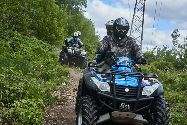 Прокат квадроциклов летом в Оренбурге. Сервис Ultra Подарки. Подарочный сертификат на прокат квадроциклов летом и зимой в Оренбурге. Закажите катание на квадроциклах недорого и наслаждайтесь активным отдыхом с друзьями. Выбирайте живописные маршруты для езды на квадроциклах. Сервис UltraPodarki.ru 8800-505-9530. Катание на квадроциклах, Прокат квадроциклов, езда на квадроцикле, прокат квадроциклов Оренбург, катание на квадроциклах Оренбург, Катание на квадроциклах зимой, Катание на квадроциклах летом, Сертификат на катание на квадроциклах 

