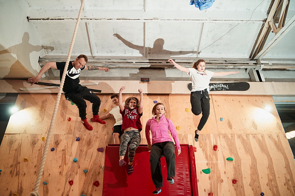  Батутный центр в Оренбурге. Сервис Ultra Подарки. Купить подарочный сертификат в батутный центр, попробуйте прыжки на батуте в Оренбурге. Сервис UltraPodarki.ru 8 (800) 555 95-30.. Батутный центр , батутный центр, батутный центр цены, батутный центр в Оренбурге,  батутный парк, батут прыгать, прыжки +на батуте, батут Оренбург, батут спорт