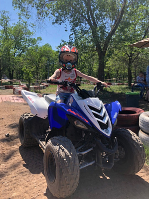 Прокат квадроциклов летом в Оренбурге. Сервис Ultra Подарки. Подарочный сертификат на прокат квадроциклов летом и зимой в Оренбурге. Закажите катание на квадроциклах недорого и наслаждайтесь активным отдыхом с друзьями. Выбирайте живописные маршруты для езды на квадроциклах. Сервис UltraPodarki.ru 8800-505-9530. Катание на квадроциклах, Прокат квадроциклов, езда на квадроцикле, прокат квадроциклов Оренбург, катание на квадроциклах Оренбург, Катание на квадроциклах зимой, Катание на квадроциклах летом, Сертификат на катание на квадроциклах 

