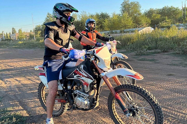 Катание на мотоцикле в Оренбурге. ULTRA ПОДАРКИ. Купить катание на мотоцикле в Оренбурге. Попробовав езду на мотоциклах, вы получите порцию адреналина и невероятные эмоции. Сервис: UltraPodarki.ru 8 800 505 95 30.. Катание на мотоцикле в Оренбурге, прокат мотоциклов Оренбург, катание на мотоциклах, прокат мотоцикла, езда на мотоцикле Оренбург, езда на мотоцикле, мотопрогулка Оренбург, мотопрогулка, поездки на байке, личный мотоцикл, катание на мотоцикле, мотоциклетный шлем, увлечение поездками на мотоцикле, пристрастие к мотоциклам, сертификат на поездку на мотоцикле, прокатиться на мотоцикле, мото-транспорт, мото-треки, мото-поездки, езда на мотоцикле в Оренбурге, катание на мотоцикле в Оренбурге, мотоклуб в Оренбурге
