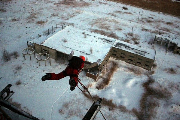 Роупджампинг - прыжки с верёвкой в Оренбурге. Подарочные сертификаты Ultra Подарки. Роупджампинг в Оренбурге - Экстремальный оригинальный подарок или подарочный сертификат на Роупджампинг - прыжки с верёвкой. Сервис UltraPodarki.ru 8-800-505-95-30. роупджампинг Оренбург, прыжок веревка Оренбург, роупджампинг, прыжок веревка, прыжок с веревкой, Подарок, подарочный сертификат, экстрим, экстремальный подарок
