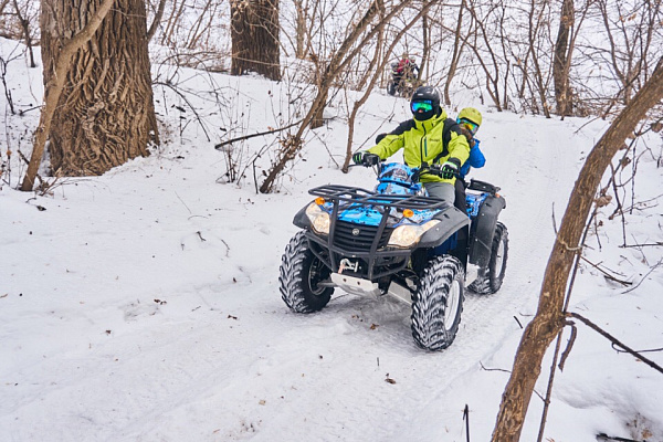 Прокат квадроциклов летом в Оренбурге. Сервис Ultra Подарки. Подарочный сертификат на прокат квадроциклов летом и зимой в Оренбурге. Закажите катание на квадроциклах недорого и наслаждайтесь активным отдыхом с друзьями. Выбирайте живописные маршруты для езды на квадроциклах. Сервис UltraPodarki.ru 8800-505-9530. Катание на квадроциклах, Прокат квадроциклов, езда на квадроцикле, прокат квадроциклов Оренбург, катание на квадроциклах Оренбург, Катание на квадроциклах зимой, Катание на квадроциклах летом, Сертификат на катание на квадроциклах 

