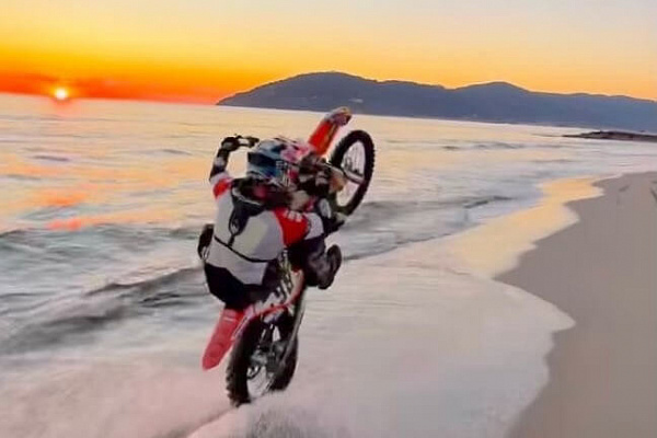 Катание на мотоцикле в Оренбурге. ULTRA ПОДАРКИ. Купить катание на мотоцикле в Оренбурге. Попробовав езду на мотоциклах, вы получите порцию адреналина и невероятные эмоции. Сервис: UltraPodarki.ru 8 800 505 95 30.. Катание на мотоцикле в Оренбурге, прокат мотоциклов Оренбург, катание на мотоциклах, прокат мотоцикла, езда на мотоцикле Оренбург, езда на мотоцикле, мотопрогулка Оренбург, мотопрогулка, поездки на байке, личный мотоцикл, катание на мотоцикле, мотоциклетный шлем, увлечение поездками на мотоцикле, пристрастие к мотоциклам, сертификат на поездку на мотоцикле, прокатиться на мотоцикле, мото-транспорт, мото-треки, мото-поездки, езда на мотоцикле в Оренбурге, катание на мотоцикле в Оренбурге, мотоклуб в Оренбурге
