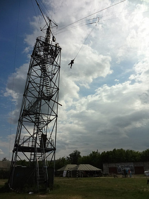Роупджампинг - прыжки с верёвкой в Оренбурге. Подарочные сертификаты Ultra Подарки. Роупджампинг в Оренбурге - Экстремальный оригинальный подарок или подарочный сертификат на Роупджампинг - прыжки с верёвкой. Сервис UltraPodarki.ru 8-800-505-95-30. роупджампинг Оренбург, прыжок веревка Оренбург, роупджампинг, прыжок веревка, прыжок с веревкой, Подарок, подарочный сертификат, экстрим, экстремальный подарок