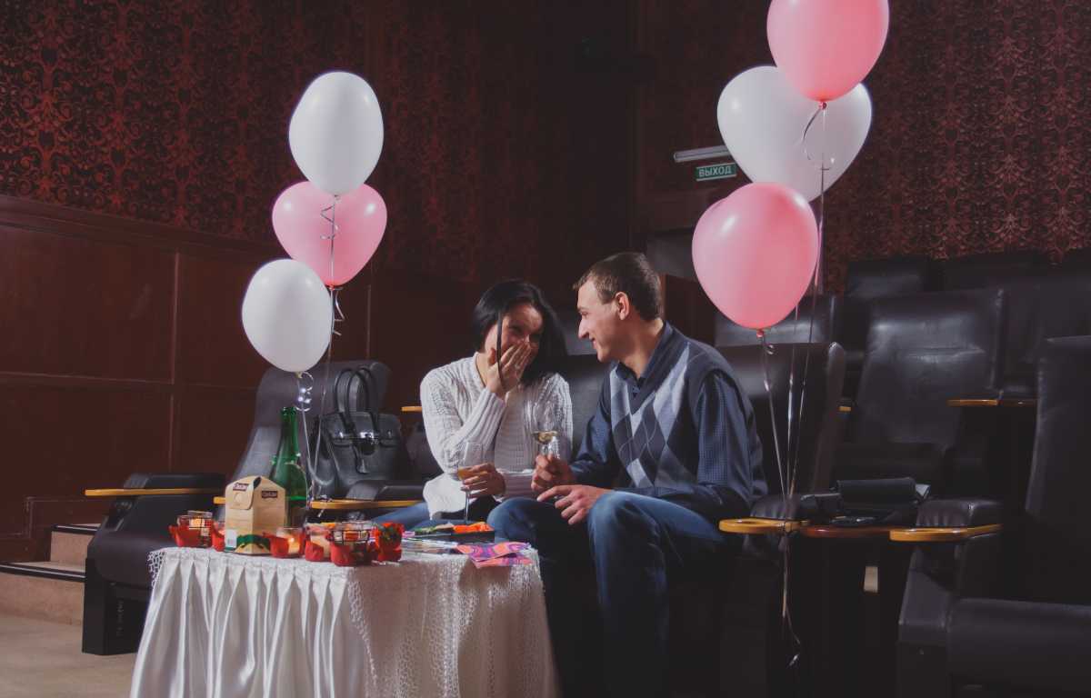 Романтическое свидание в кинотеатре в Оренбурге